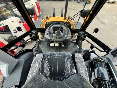 новый Экскаватор-погрузчик Lonking 84c в продаже на Gruzovik.ru