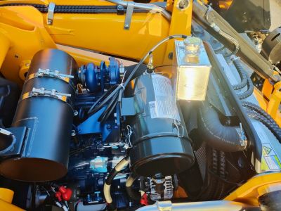 новый Экскаватор-погрузчик Lonking 84c в продаже на Gruzovik.ru