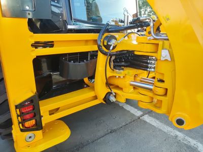 новый Экскаватор-погрузчик Lonking 84c в продаже на Gruzovik.ru